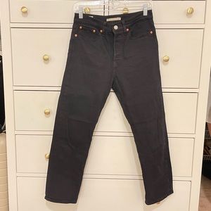 Levi’s Wedgie Straight Jean In size 27